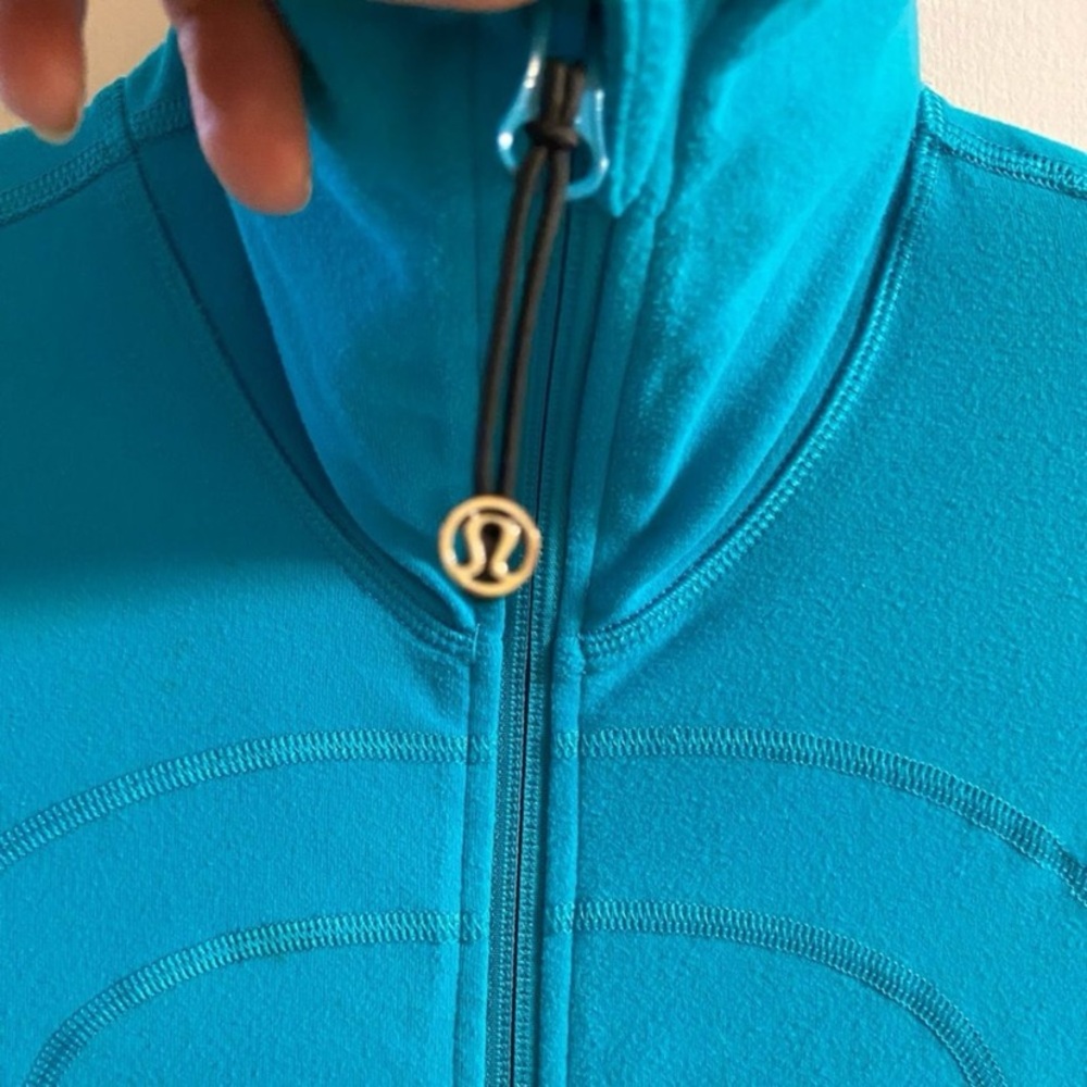Lululemon asana Blue Zip-Up Jacket Sz 2 - Picture 6 of 8